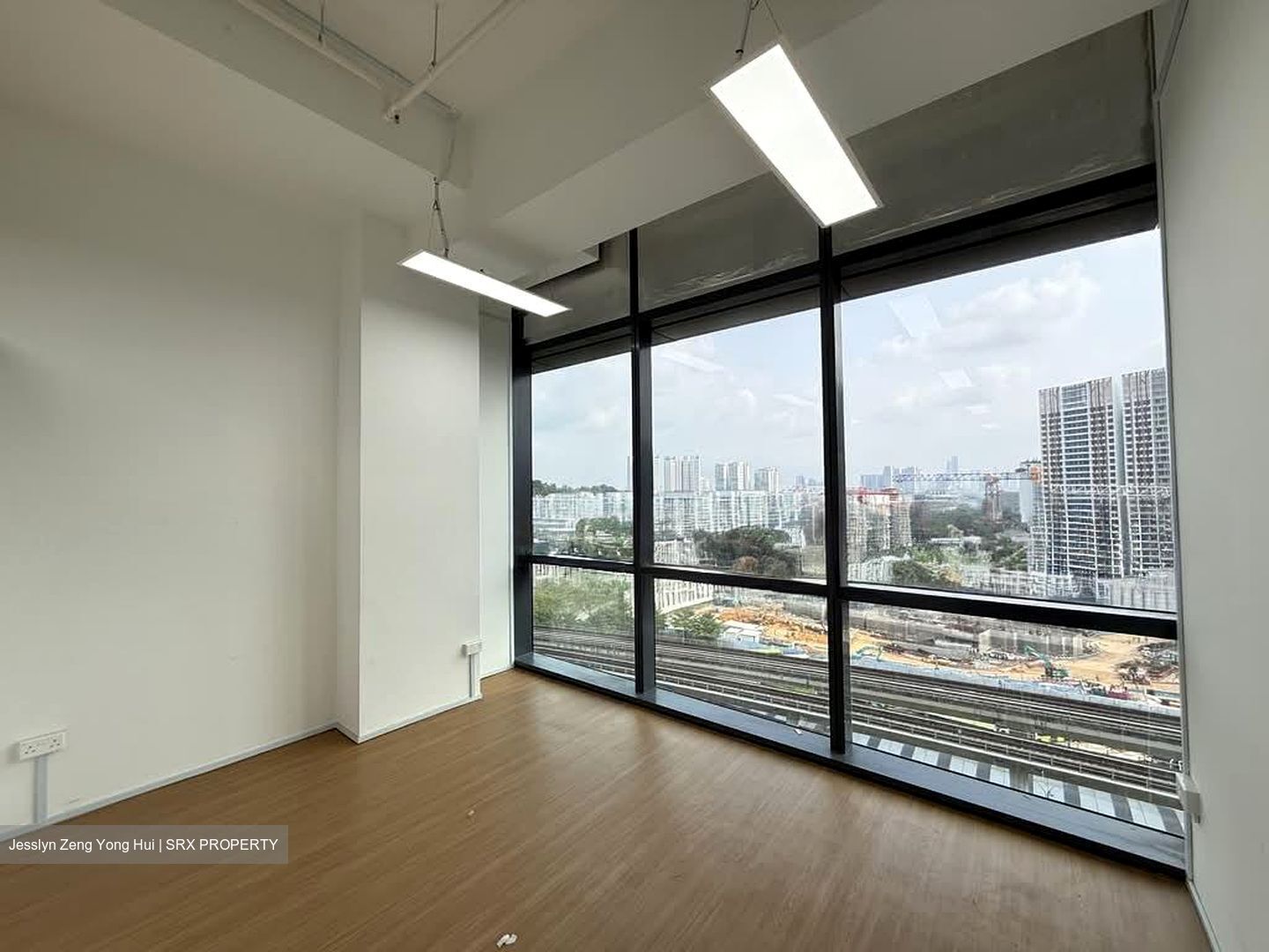 Woods Square (D25), Office #553302541
